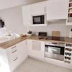 Les Soleillades - T2 Cosy Pour 4 Pers - Piscine, Parking Prive, A 100m De La - Laconciergeriebynina شقة *