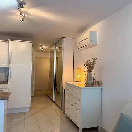 Apartment Les Soleillades - T2 Cosy Pour 4 Pers - Piscine, Parking Prive, A 100m De La - Laconciergeriebynina *