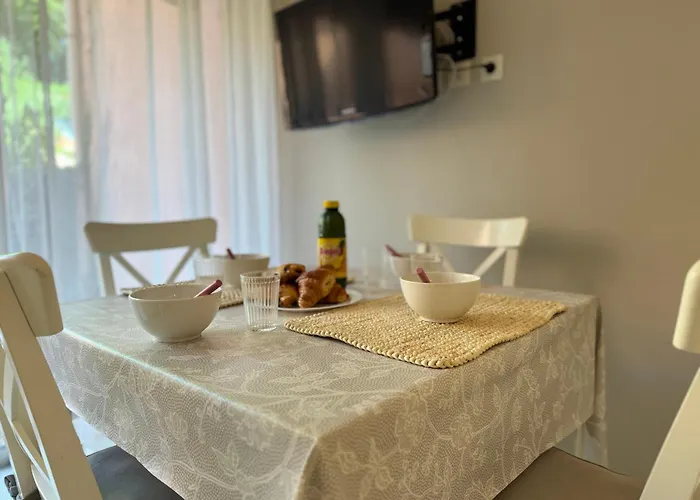 Les Soleillades - T2 Cosy Pour 4 Pers - Piscine, Parking Prive, A 100m De La - Laconciergeriebynina *